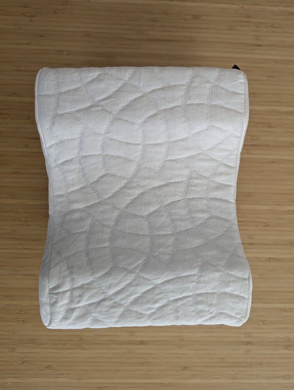 Luna Quilted Memory foam knee pillow